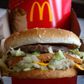 Hos McDonalds skal der ikke mindre end 644 almindelige ansatte til for at tjene det samme, som direktøren tjener på et år.