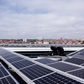 Nye regler for afregning af strøm har flyttet fordelen over på store anlæg, men solcelleanlæg for private er blevet en mere tvivlsom investering, lyder det fra Energitjenesten.