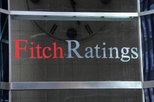 Ratingbureauet Fitch degraderer nu den franske økonomi.