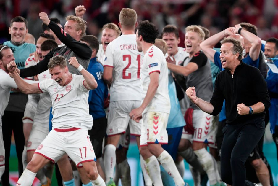 Dansk jubel efter avancementet fra EM-gruppen var på plads oven på 4-1 sejren over Rusland. Foto: Lars Poulsen