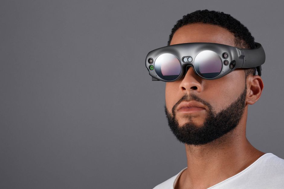 Magic Leap, der udvikler briller til augmented reality, dropper helt at sælge til private og skærer tusind stillinger væk. Selskabet fik milliarder af dollars fra Google og andre kendte investorer, men produktet floppede.
