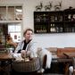 En ny købmandskæde vil åbne butikker i 50 danske byer og sælge lokalt producerede fødevarer. Bag kæden står Louise Dolmer, som har afprøvet konceptet i en testbutik i Grenaa.