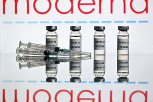 Danmark har tilsluttet sig en EU-aftale med den amerikanske medicinal-virksomhed Moderna, som sikrer, at en million corona-vacciner kommer til landet.