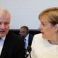 Kansler Angela Merkel og hendes indenrigsminister, Horst Seehofer, har været uenige om Merkels flygtningepolitik siden flygtningekrisen 2015. Foto: Markus Schreiber/AP