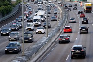 Fredag forventes juletrafikken at gøre sit indtog på landets veje, og Vejdirektoratet forventede på forhånd tæt trafik i store dele af landet.