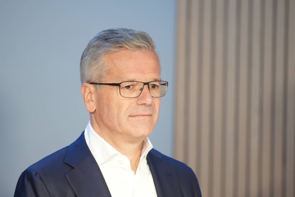 Den skyhøje indtjening og det medfølgende overskud fra rekordåret er som ventet aftaget i 2023. Forude ligger en normaliseringsperiode i tre faser, fortalte Vincent Clerc, adm. direktør i A.P. Møller-Mærsk, torsdag.