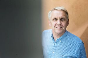 Henrik Larsen, indehaver af Danbolig i Holbæk, er byens ukronede ejendomsmæglerkonge. Foto: Tobias Nicolai