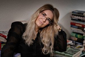 De er vigtige for udbredelse af litteraturen, men en ny skattevejledning spænder ben for bogbloggerne. Litteraturverdenen er ikke i tvivl: Det får negative konsekvenser for forfattere, forlag og læsere. Imens vil Skattestyrelsen lempe sin egen beregningsmodel.