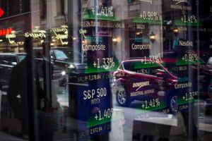 Monitors display stock market information at the Nasdaq MarketSite in New York on Friday. Foto: Bloomberg photo by Michael Nagle