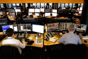 Rentebevægelserne er små fra åbningen på det danske obligationsmarked torsdag, hvor investorerne ser frem til at få løftet lidt af sløret for renteudsigterne i eurozonen.