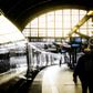 DSB forsikrer, at der vil være nok tilgængelige mundbind på så mange stationer som muligt. Allerede nu kan der købes mundbind i 7-Eleven på bl.a. Københavns Hovedbanegård. Foto: Jonas Olufson/Ekstra Bladet
