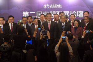 Hong Kong Chief Executive Leung Chun-ying, center, former Thai Vice Premier Phinij Jarusombat, front third right, president of Thailand-China Cultural and Economic Society, and other officials pose for photos at the opening ceremony of the 2nd ASEAN Development Forum in Hong Kong, China, 14 December 2015. Hong Kong Chief Executive Leung Chun-ying said Monday (14 December 2015) that Hong Kong, with its distinctive advantages, can be a "super-connector" between the Chinese mainland and Southeast Asian countries in their development. Leung said at the opening of the 2nd ASEAN Development Forum that ASEAN has a close economic and trade relationship with Hong Kong and it has become Hong Kong's second largest trading partner in terms of goods, exceeding the U.S. and European Union. Located between the Chinese Mainland and ASEAN countries, Hong Kong is an important transportation hub, he said.(