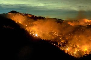 Klimaprofessor udpeger fire hovedpointer i en ny klimarapport om global opvarmning. Hvis de alvorlige konsekvenser skal forhindres, haster det, er konklusionen. Ikke alle mener dog, at fordelene ved bekæmpelse af klimaforandringer står mål med investeringerne. 