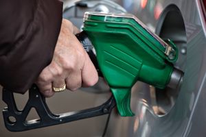 Coronakrisen har sendt prisen for benzin og diesel helt i bund. Nu er priserne tilbage på toppen. 