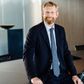 Anders Damgaard, koncernfinansdirektør i PFA Pension, voksede op i en forstad til Herning. Han sang i kor, spillede trommer og bas og rullehockey på villavejene. Foto: Jakob Dall