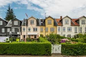En rekord i antallet af boliger sat til salg har gjort, at udbuddet steg i uge 12. Det for første gang i mere end et halvt år. 