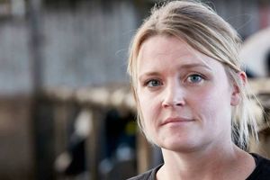 Den 28-årige mælkeproducent Connie Linde fra Grindsted kan kalde sig årets unge landmand 2016. Foto: PR fra Landbrug & Fødevarer.