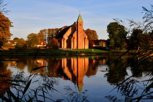 I Maribo ringer kirkeklokkerne i domkirken stadig fem gange dagligt, og i Pilgrimshuset bliver man taget imod af frivillige fra folkekirken og en tidligere katolsk præst. Maribo er igen blevet mødested for pilgrimme fra nær og fjern.