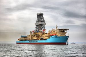 Olieprisen har været for drastisk dykkende i over et halvt år, og det smitter af på de olierelaterede forretninger i Mærsk, bl.a. Maersk Drilling.