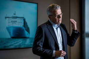 A.P. Møller-Mærsk er presset i sin kerneforretning af strukturel overkapacitet og udsigten til faldende volumener. Indtjeningen skal beskyttes, lyder det fra topchefen, der varsler to mulige håndtag.  