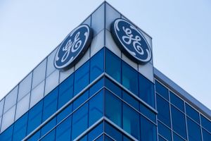 GE products have brushed against every corner of modern life: radio and cable, planes, power, health care, computing, financial services. One of the original components of the Dow Jones industrial average, its shares were once among the most widely held in the country. Foto: AP Photo/John Minchillo