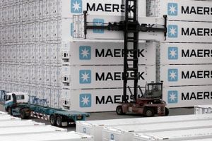 Maersk Container Industry i Tinglev fik et tab på 63 mio. kr. i 2013, og det koster nu den adm. direktør jobbet. Arkivfoto: Maersk 
