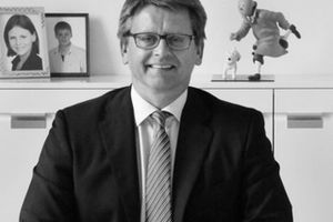 Lars Halgreen er direktør og medejer af Johan Schlüter Advokatfirma