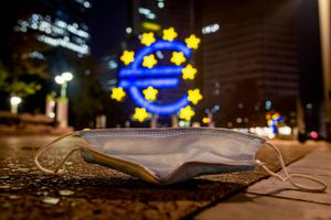 Europa er hårdt ramt af den anden coronabølge, men 2021 kan blive et godt år for Euroland, mener cheføkonom. Foto: AP/Michael Probst