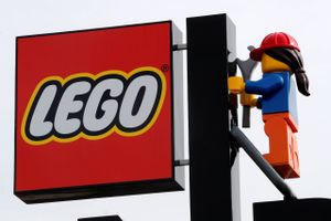 Siden marts har Lego ikke sendt Lego-klodser til Rusland. Butikker har dog stadig været åbne indtil nu. 