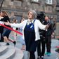 Mediet Zetland har tilbudt at stille lokaler til rådighed til "Den Korte Radioavis", der ud over Rasmus Bruun består af Frederik Cilius, der spiller den altdominerende hovedrolle som karakteren Kirsten Birgit Schiøtz Kretz Hørsholm. Foto: Olivia Loftlund/Ekstra Bladet