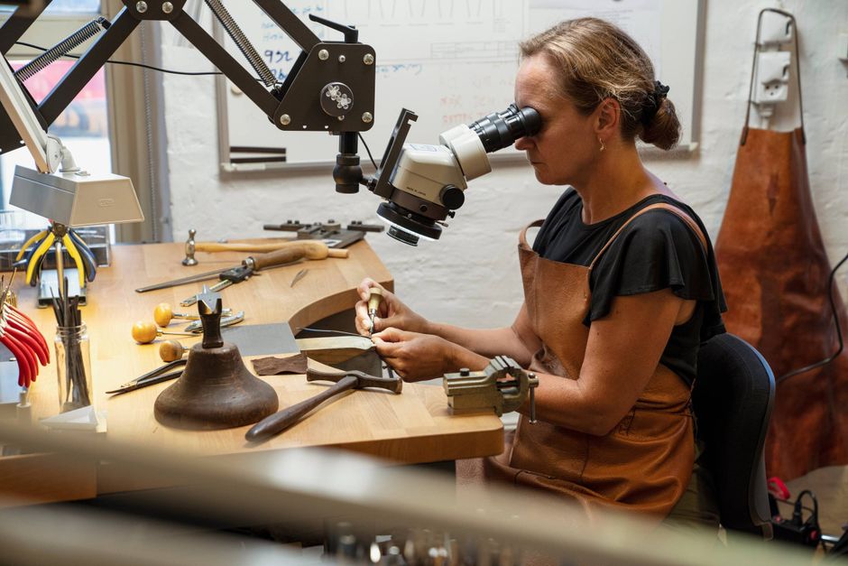Lindberg med hovedsæde i Aarhus har specialiseret sig i at fremstille brillestel i bl.a. titanium og guld. Foto: Lindberg PR.