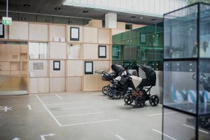 Dansk erhvervsliv er over en bred kam enige om, at øremærket barsel til fædre kan udjævne en del af uligheden på arbejdsmarkedet. De kvindelige ledere bakker mest tydeligt op om tiltaget.
