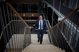 Da danskerne under coronanedlukningerne blev bedt om at arbejde hjemmefra, så man stort på arbejdsmiljølovens regler om hjemmearbejdspladser. Nu rykker arbejdspladserne så igen ind i hjemmet, og det får arbejdsgiverne til at kræve en dispensationsmulighed.