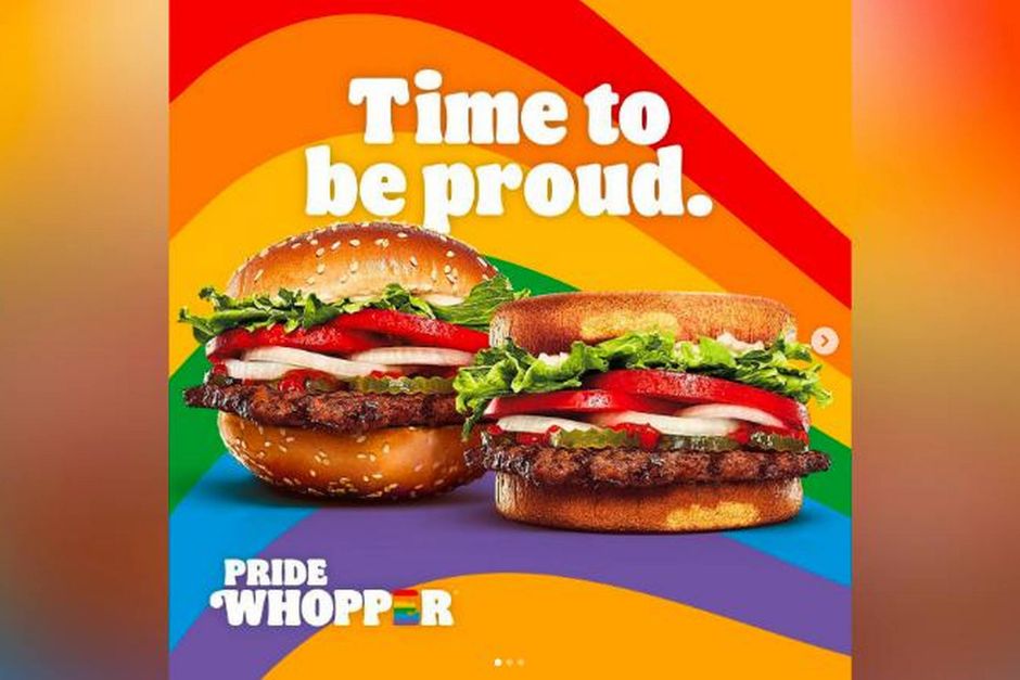 Pride Whopperen fra Burger King har den samme del af burgerbollen som top og bund. PR: Burger King.