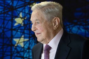 Den 88-årige George Soros, der har doneret store summer til Demokraterne og liberale aktivister i Østeuropa, er blevet højrefløjens yndlingsaversion.