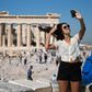 Turistindustrien svarer for så stor en del af samfundsøkonomien, at Grækenland risikerer at blive bombet år tilbage, hvis turisterne ikke hurtigt kommer igen. Foto: Petros Giannakouris/AP