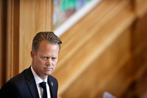 Det er forrykt og problematisk, at Udenrigsministeriet ikke vil udlevere dokumenter, før danskerne skal stemme, lyder kritikken.