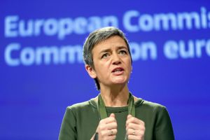 European Commissioner for Competition Margrethe Vestager speaks during a media conference at EU headquarters in Brussels on Wednesday, Dec. 7, 2016. European Union regulators on Wednesday fined banks JPMorgan Chase, HSBC and Credit Agricole a combined $520 million for colluding to manipulate the price of financial products linked to interest rates. Foto: AP/Thierry Monasse