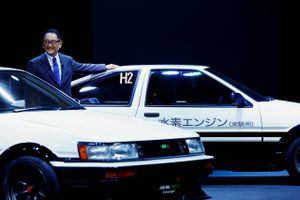 Den japanske bilgigant Toyota vil, i et forsøg på at erobre markedet for elbiler, forsøge sig med at omdanne ældre benzinbiler til elbiler. 