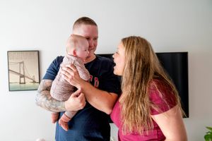 De seneste år er der opstået en ny ferieform – babymoon – hvor vordende forældre tager en sidste ferie alene. Men rejsen kan få personlige og økonomiske konsekvenser, advarer SOS International.