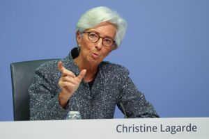 Den Europæiske Centralbank (ECB) offentliggjorde sent onsdag et enormt obligationsopkøbsprogram på 750 mia. euro. Programmets størrelse overrasker flere analytikere.