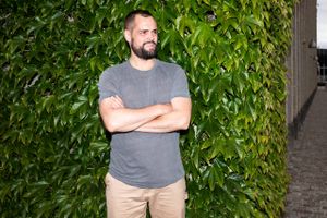 Portrætter af Simon Sylvest, partner i Founders, som skaber nye start-ups på samlebånd. Foto: Gregers Tycho  
