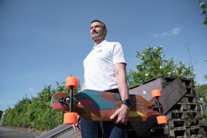 De to ejere bag den danske webbutik Skatepro, der sælger løbehjul, skateboards og rulleskøjter i hele Europa, oplevede en regulær eksplosion i indtjeningen i 2020. Millionerne rullede ned i ejernes lommer efter en tredobling af overskuddet.  