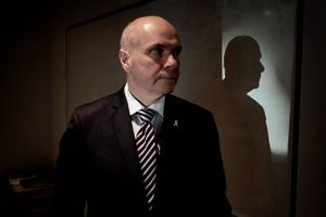 Folketingets partier har diskuteret, om deres nye formand, Søren Gade (V), kan beholde sine talrige bijob, herunder en lukrativ formandspost i Esbjerg Havn.