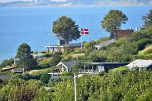 Lukningen af grænsen har trukket tæppet væk under sommerhusbranchen. Afbestillingerne vælter ind fra især tyskere – også for juli, der er årets travleste måned.
