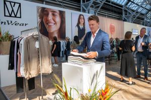 Jens Poulsen er chef for og hovedaktionær i DK Company, der rummer 23 tøjmærker efter en række opkøb. Ikast-koncernen er næststørst i den danske tøjbranche. Foto: Stine Bidstrup.    