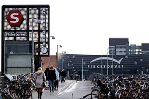 Selskabet bag en række shoppingcentre, herunder Fisketorvet i København, er i økonomisk knibe efter nye tvungne butikslukninger rundt i Europa. Imens slås ejerne om den fremtidige retning. Kreditvurderingsfirmaet Moody's udtrykker bekymring for, at en plan om at styrke egenkapitalen ikke er gået igennem.