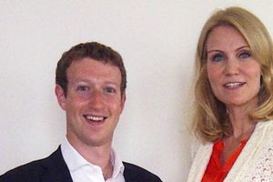 Facebook-opfinder Mark Zuckerberg med statsminister Helle Thorning-Schmidt i København mandag.