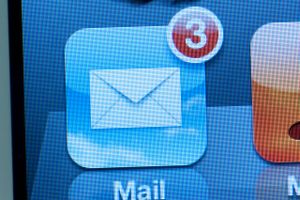 Spamfiltre bliver bedre og bedre til at spotte og blokere uønskede mails. Derfor forsøger de kriminelle sig nu med en ny metode til de luskede phishing-mails.