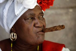 De amerikanske sundhedsmyndigheder, FDA, har planer om at stramme reglerne for salg af cigarer i USA, og det kan presse den langsigtede vækst for Scandinanivan Tobacco Group, der torsdag meldte sig klar til at træde ind på Københavns Fondsbørs.